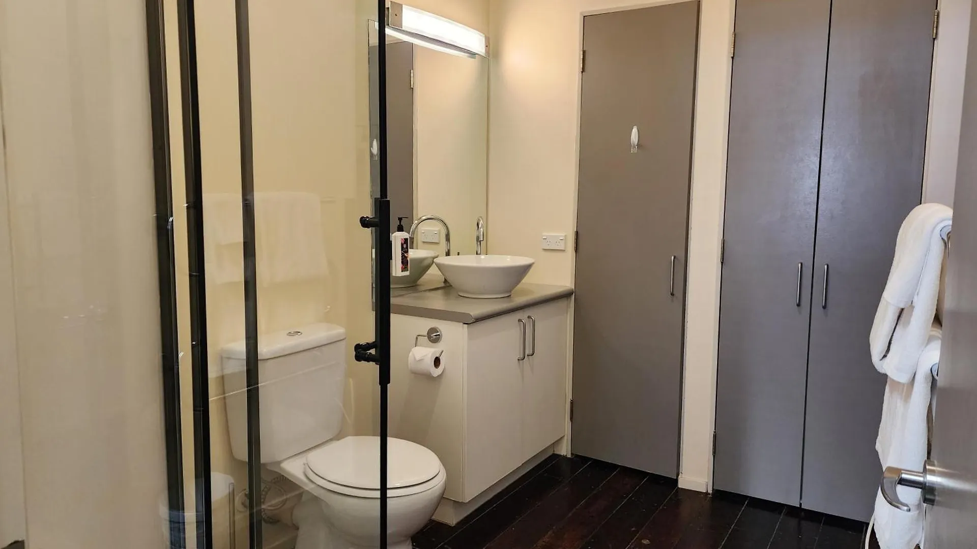 U Suites On Egmont Wellington Appartamento