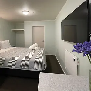 Motel Adelaide, Wellington